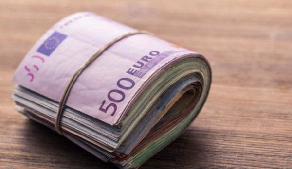 Lovitură pentru românii din afară care trimit bani în țară. Anunțul făcut de ministrul Finanțelor!