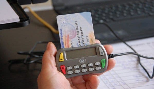 Cardul de sănătate se schimbă. Anunţul CNAS îi vizează pe toţi românii!
