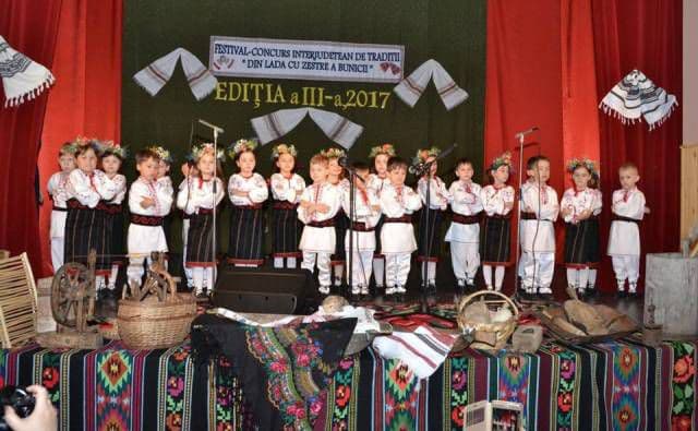 Grădiniţa Nr. 6 Dorohoi organizează Festivalul - Concurs interjudeţean „Din lada cu zestre a bunicii” ediția a IV-a