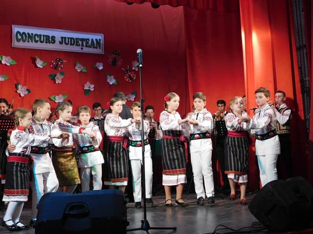 Concurs Județean de interpretare artistică organizat la Botoșani și Dorohoi - FOTO