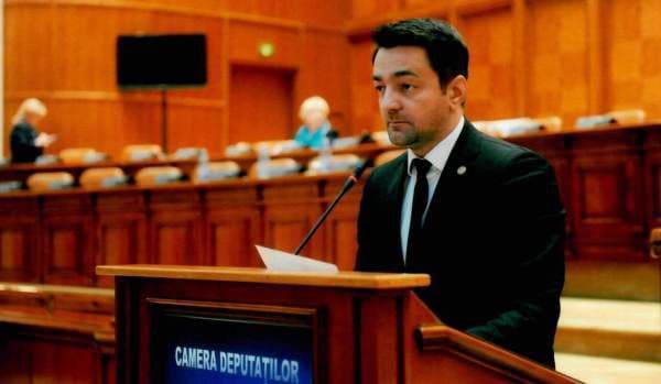 Răzvan Rotaru: „Iohannis readuce în România starea conflictuală din epoca Băsescu, fapt care generează instabilitate și blocaj instituțional în dauna 
