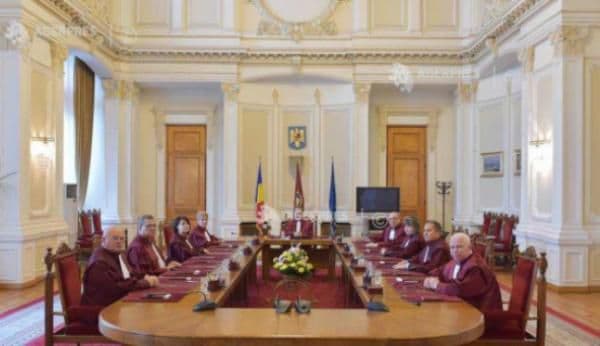 Dispoziţii din legea privind statutul poliţistului, declarate neconstituţionale