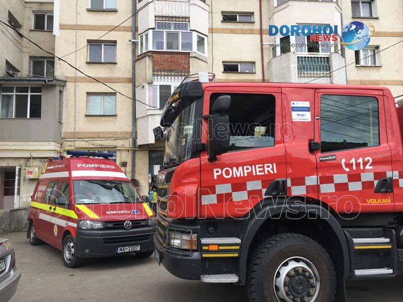 Pompierii au intervenit pentru transportul la spital a unei femei supraponderale din Dorohoi