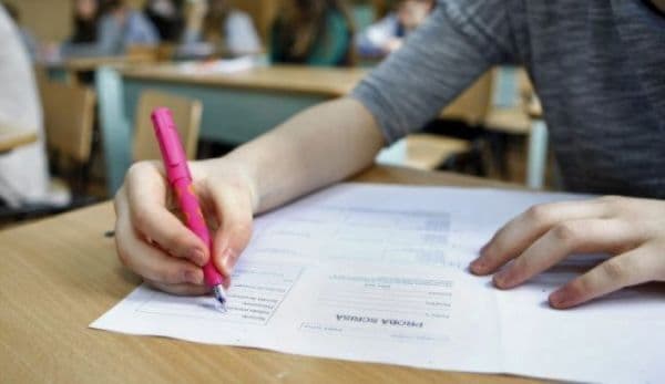 Luni se dă startul sesiunii speciale a examenului de Bacalaureat