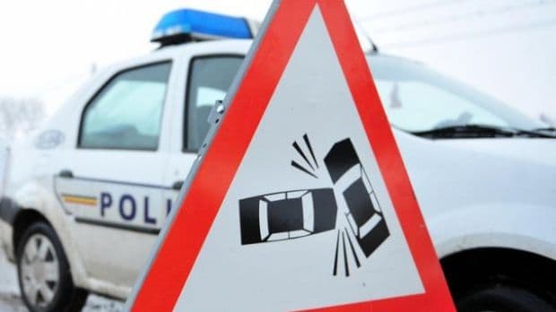 A pierdut controlul și a căzut de pe motocicletă! Tânăr din Dorohoi cercetat pentru conducere fără permis
