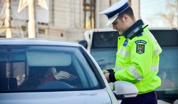 ATENȚIE! cumperi mașina fără să o treci pe numele tău, rămâi cu înmatricularea suspendată