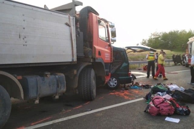 Grav accident rutier în Ungaria. Șapte români care se aflau într-un microbuz au murit