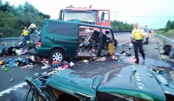 MAE confirmă: Nouă români au murit. Şoferul era Live pe Facebook în momentul producerii accidentului – VIDEO