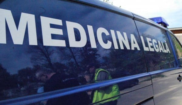 Bunică înjunghiată în gât de nepotul de 9 ani. Anchetatorii au fost şocaţi când au aflat ce l-a scos pe copil din minţi