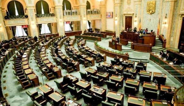 Senatorii au modificat legea evaziunii fiscale: Dai prejudiciul înapoi plus 50%, nu mai ajungi la închisoare