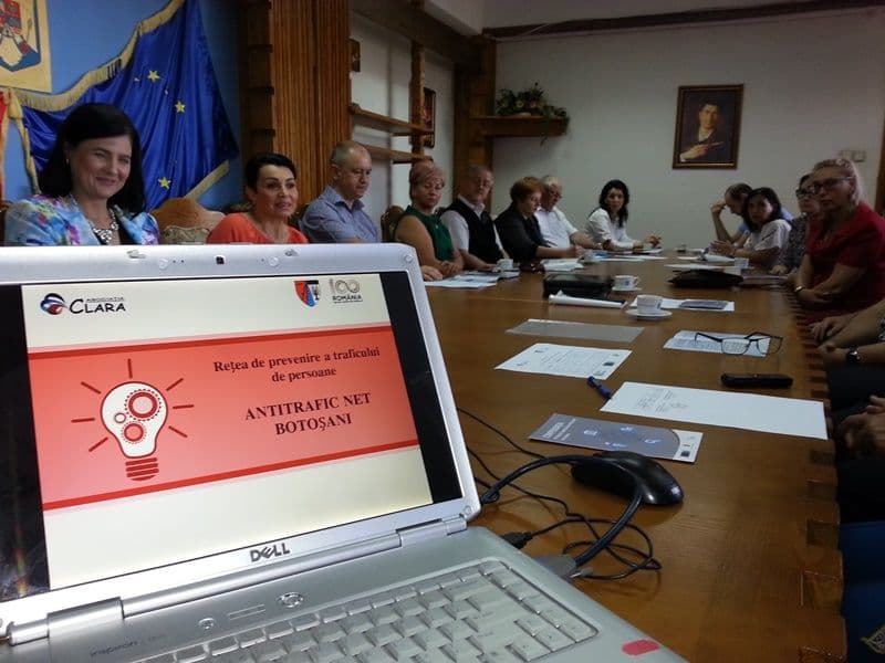 Asociația CLARA, implementează proiectul „Reţea de Prevenire a Traficului de Persoane – Antitrafic Net Botoșani” - FOTO