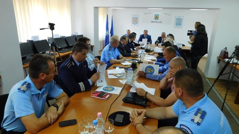 Şedinţa Autorităţii Teritoriale de Ordine Publică Botoşani la sediul Inspectoratului de Jandarmi Judeţean Botoşani - FOTO