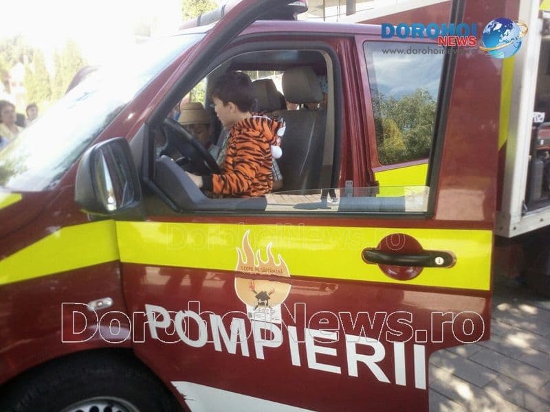 Punct de informare preventivă a ISU Botoșani organizat la Dorohoi de Ziua Copilului 2018 - FOTO