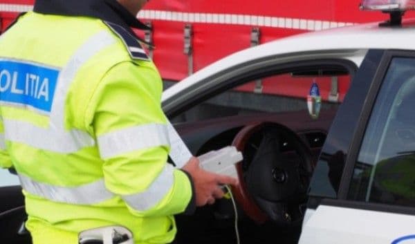 L-a oprit poliția, a vrut să fie smecher și a refuzat fiola! Acum regretă amarnic!