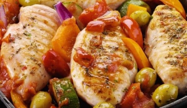 Piept de pui cu legume la cuptor