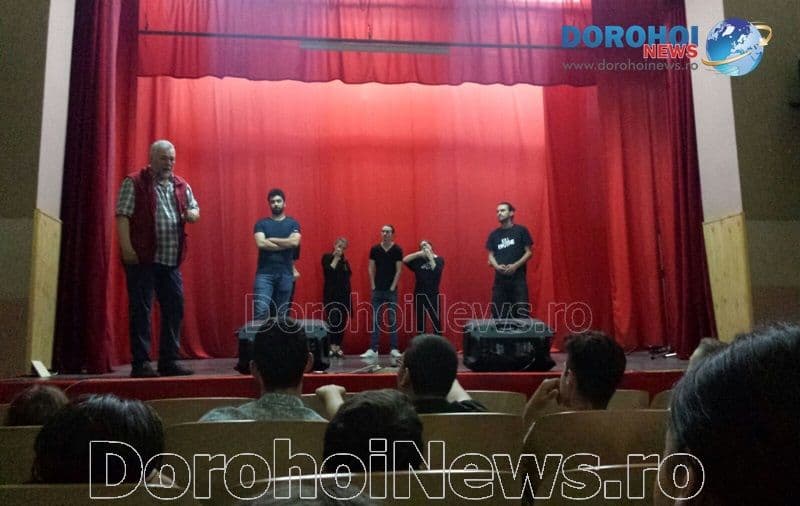 Improshow - Spectacol de improvizație organizat la Dorohoi de un grup de studenți - FOTO