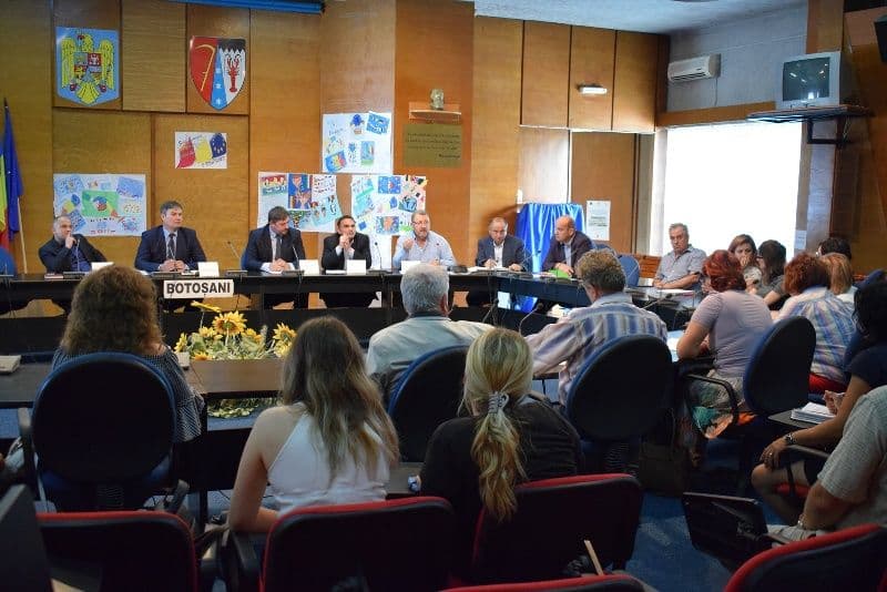 Întâlnire între finanţatori şi potențialii beneficiarii de fonduri europene prin PNDR, găzduită de Instituţia Prefectului - FOTO