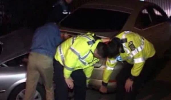 Un dorohoian rupt de beat la volan, a făcut praf o maşină parcată regulamentar