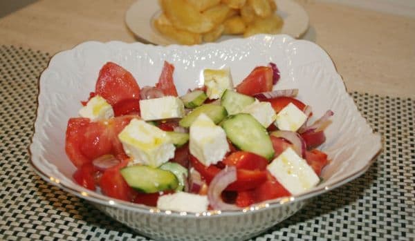 Salată cu telemea