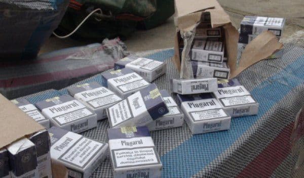 Ţigări de contrabandă, confiscate de poliţiştii din Botoşani