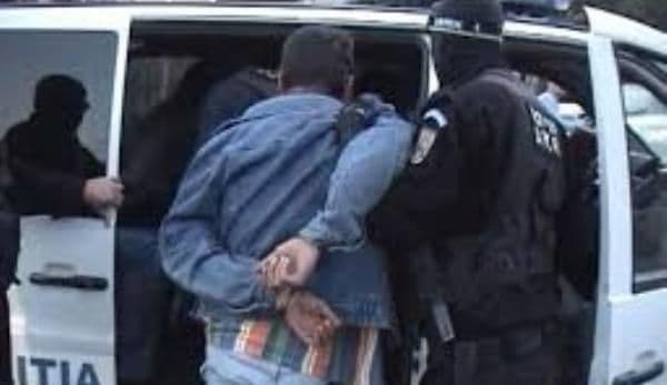 Urmărit internaţional, depistat de poliţişti la Botoșani