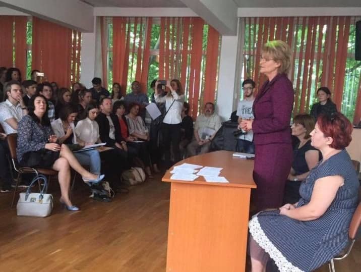 Judeţeana de dezbateri a fost câştigată de dorohoieni - FOTO
