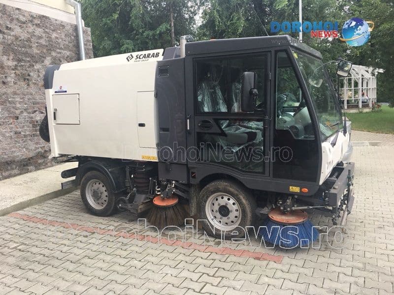 Autospecială pentru curățenie achiziționată de Primăria Municipiului Dorohoi - FOTO