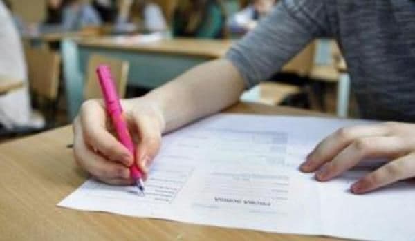 Reguli de respectat pentru absolvenţii clasei a XII-a care încep luni Examenul Maturităţii