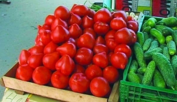 Motivul uluitor pentru care NU trebuie să mai cumperi roşii „cu moţ”
