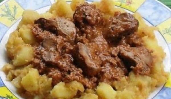 Cartofi țărănești cu ficăței de pui