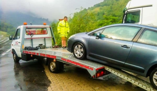 Accident provocat de un șofer fără permis