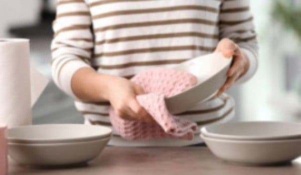 ATENȚIE! Riscul mare al bacteriilor de pe prosopul din bucătărie