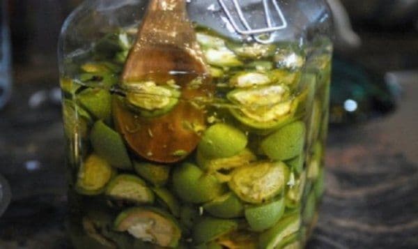 Lichior medicinal - curăţă stomacul şi reduce grăsimea din ficat!