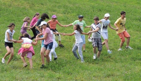 Copiii sinistraţilor din Coşula vor pleca în tabără