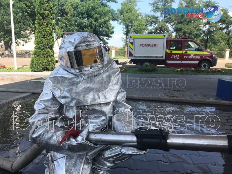 Incendiu la stația de distribuție carburanți OMV PETROM: Exercițiu de amploare a pompierilor - FOTO
