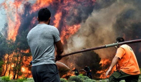 Infernul din Grecia, văzut prin ochii unei românce care locuieşte în Atena: „A venit vârtej de foc, era vânt cu foc”