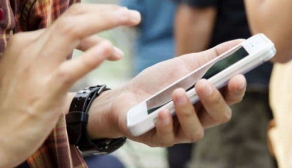 Unde NU trebuie să iei niciodată telefonul! Este şocant ce se poate întâmpla