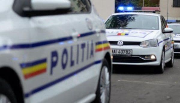 Scandal monstru într-un cartier din Botoșani. Rudele și vecinii agresorilor au sărit la bătaie la poliţişti şi la personalul de pe ambulanță