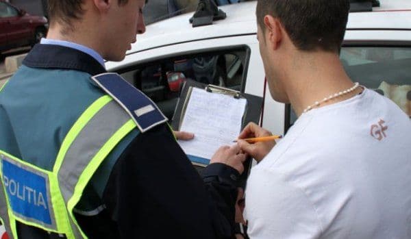 Actele la control! Razie a polițiștilor din Botoșani. S-a lăsat cu amenzi și confiscări pentru comercializarea ilegală a unor mărfuri