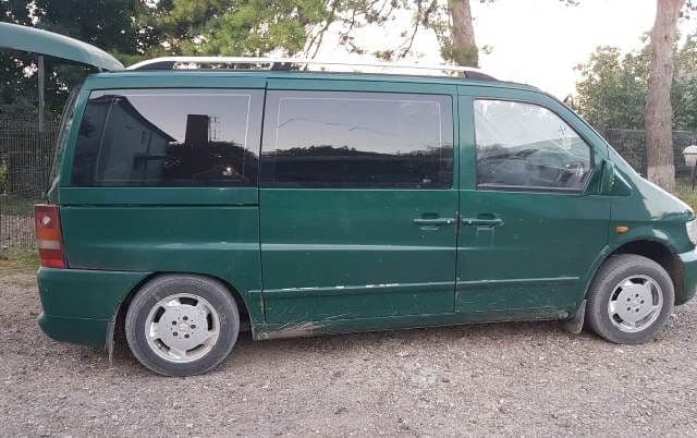 Zeci de mii de pachete cu țigări de contrabandă depistate de polițiștii de frontieră
