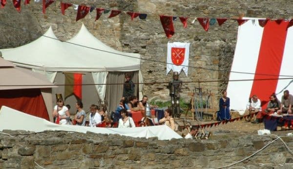 Spectacolele Teatrului Vasilache în Festivalul Medieval de la Suceava