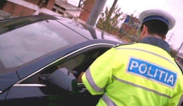 Botoșănean depistat conducând fără permis, după ce a produs un accident