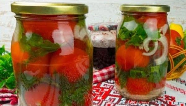 Un deliciu pentru iarnă - Roşii murate cu usturoi şi ţelină