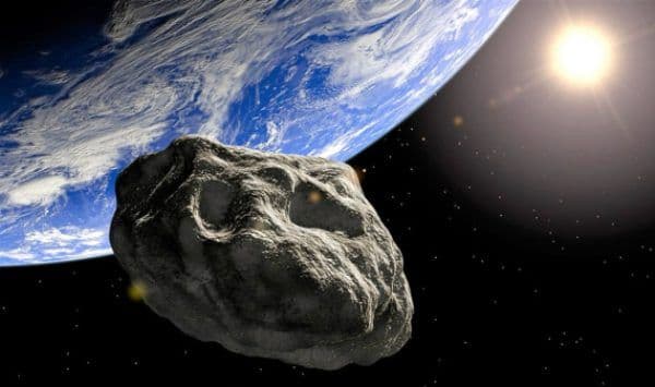 Un asteroid mai mare decât piramida din Giza va trece pe lângă Pământ