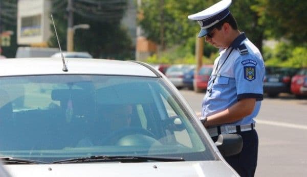 Un şofer oprit în trafic a prezentat un permis de conducere englez valabil doar pe teritoriul Angliei