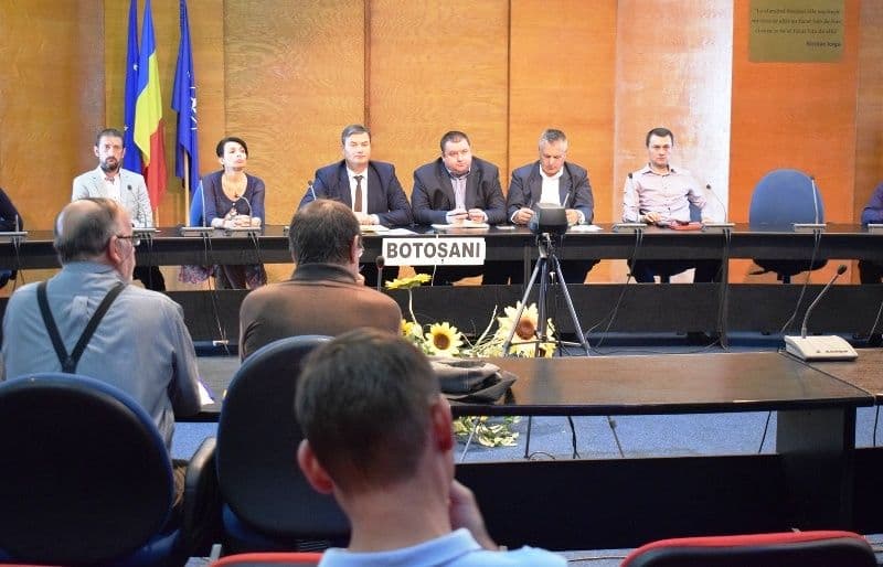 Primarii din judeţ, invitaţi să participe la o videoconferinţă cu tema Programului Naţional de Cadastru şi Carte Funciară - FOTO