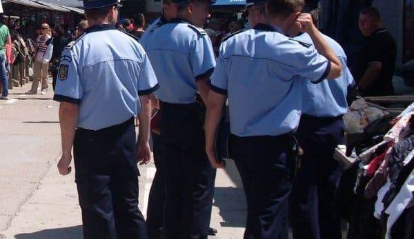 Acțiune de amploare a polițiștilor, în Piața Centrală Botoșani