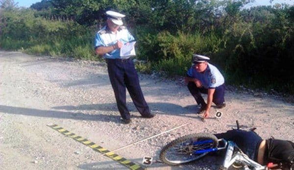 Biciclist mort într-un accident stupid, în comuna Mihai Eminescu