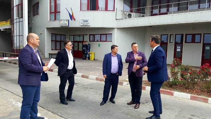 Vizită în punctele de trecere a frontierei din judeţ, în contextul riscului aparţiei pestei porcine africane - FOTO