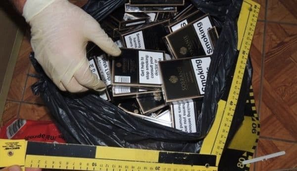 Ţigări de contrabandă confiscate de poliţişti de la două unităţi economice de pe raza judeţului Botoşani